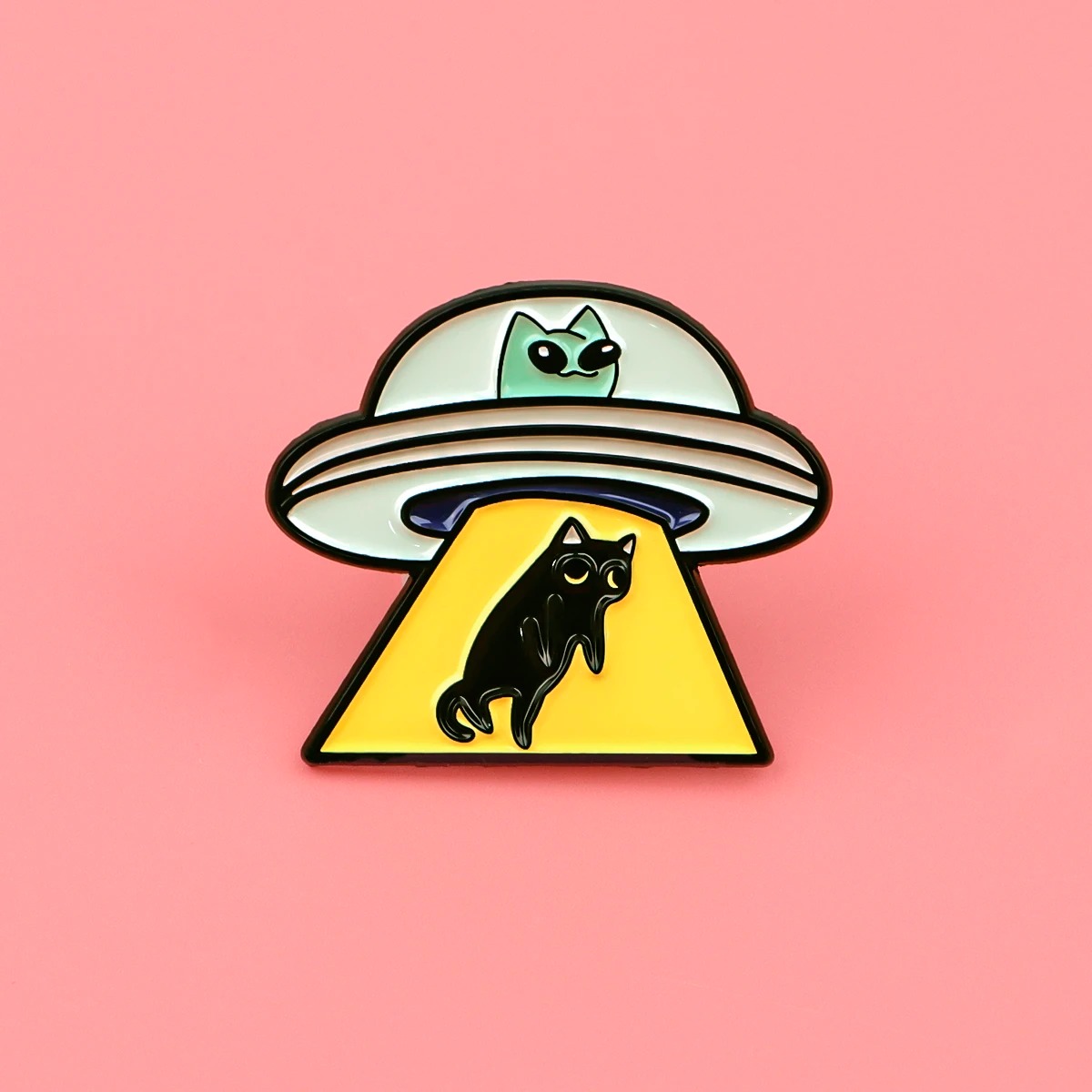 UFO Alien Enamel Pin Black Cat - Model Kit Ufo review and price