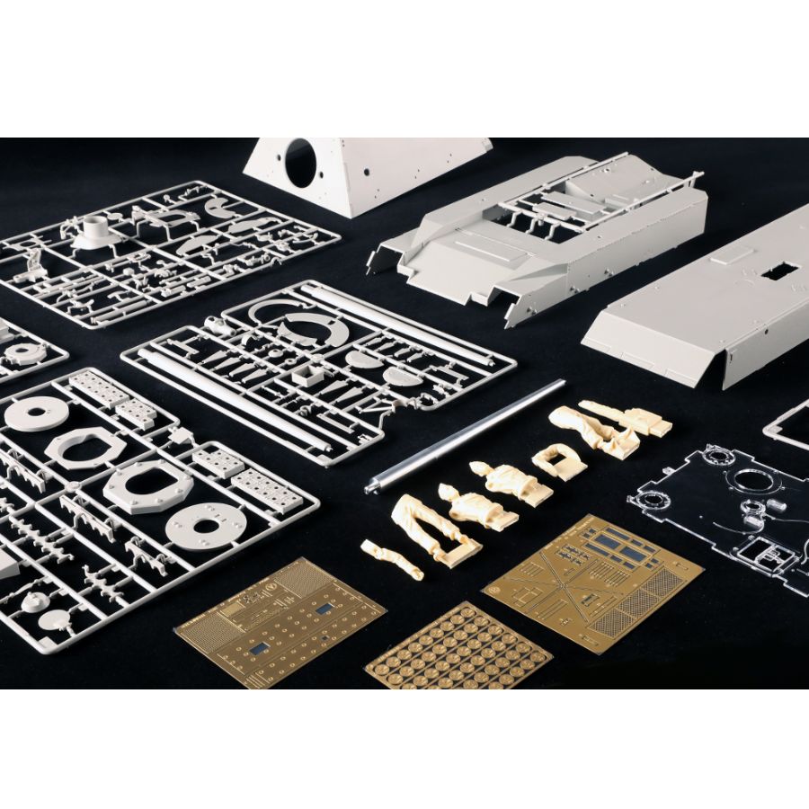 Trumpeter 00964 1/16 Sd.Kfz.18 - Model Kit Destroyer review and price