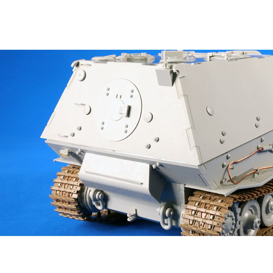 Trumpeter 00964 1/16 Sd.Kfz.18 - Model Kit Destroyer review and price